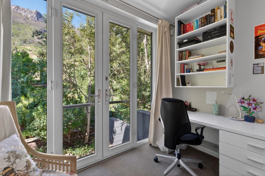 3 Bedroom Property for Sale in Vredehoek Western Cape